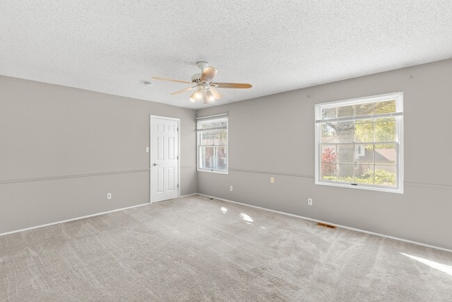 Building Photo - 14355 Rainy Lake Dr