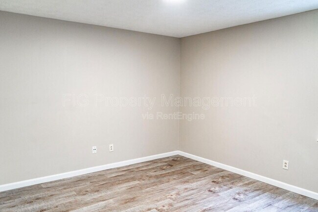 Building Photo - 129 Hillcrest Dr