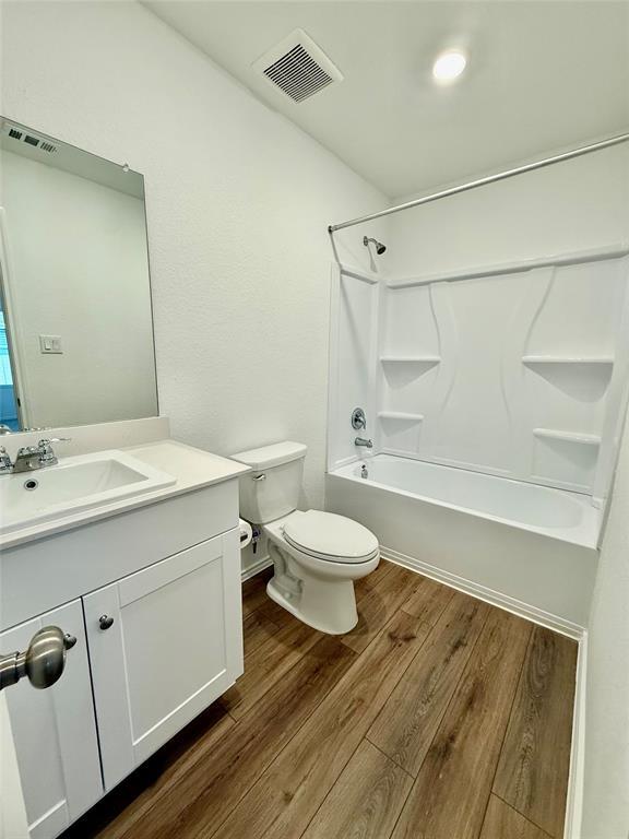 Building Photo - 716 Commander Abbott Dr