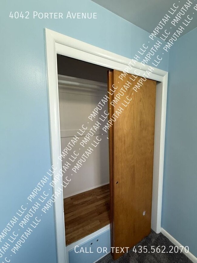 Building Photo - 4042 Porter Ave