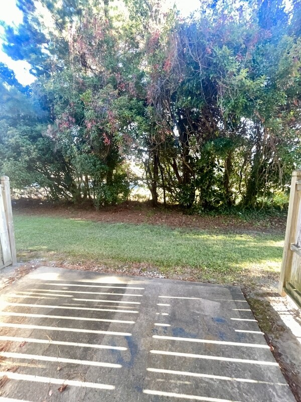 Building Photo - 1095 Cheyenne Ct