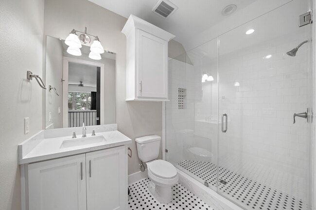 Building Photo - 5343 Larkin St