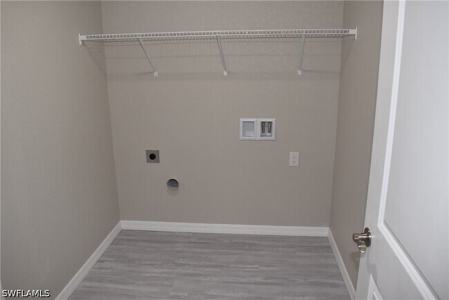 Building Photo - 1544 Waldorf Dr
