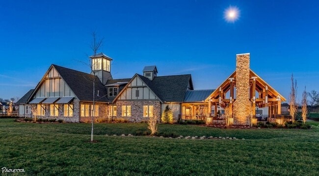 Building Photo - 917 Plowson Rd