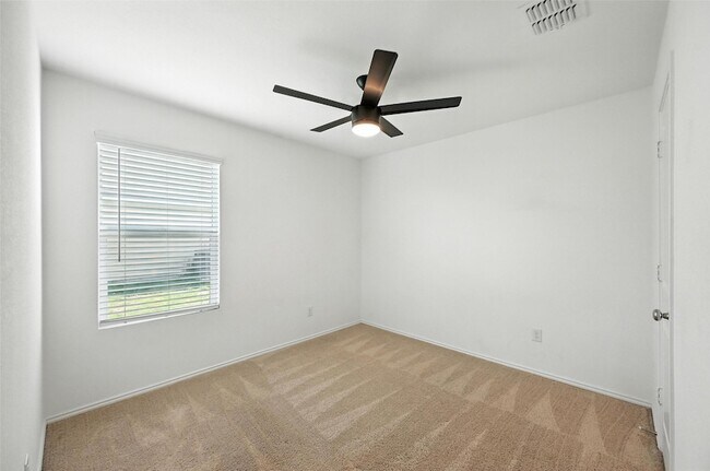 Building Photo - 2733 Slatewood Dr