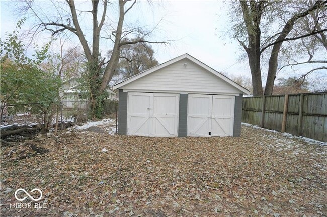 Building Photo - 4842 Hillside Ave