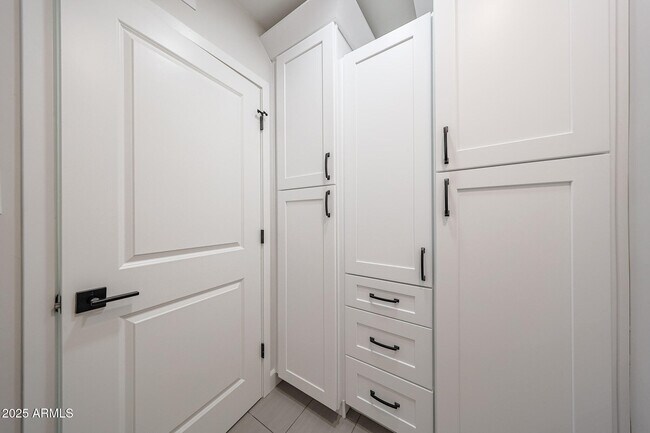 Building Photo - 11202 N 43rd Dr