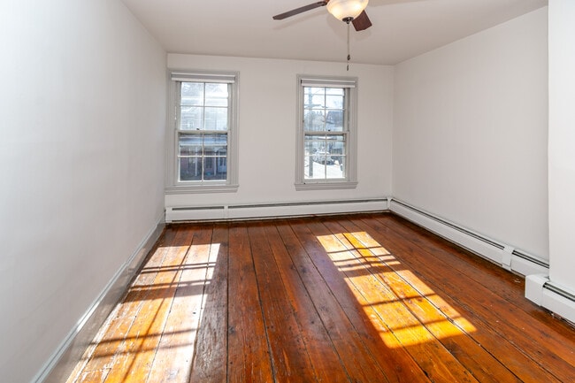 Building Photo - 34 Buttonwood St