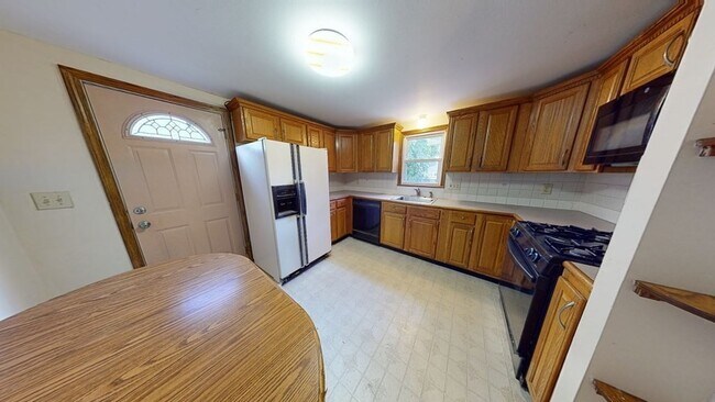 Building Photo - 62 Osceola St