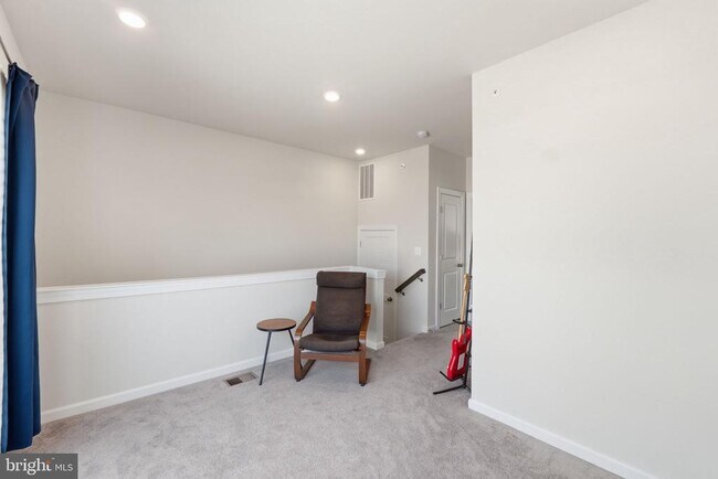 Building Photo - 16122 Columbus Ave