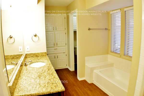 Building Photo - 2821 Piedra Dr