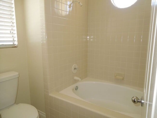 Building Photo - 32084 Pso Parallon