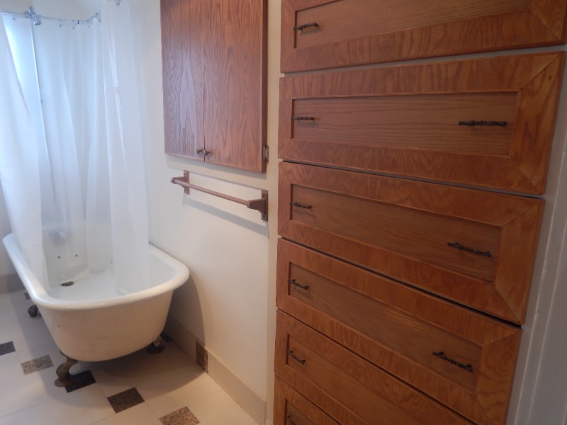 Building Photo - 2328 Hoyt Ave