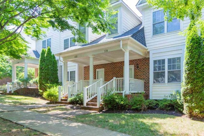 Primary Photo - 124 Old Fifth Cir