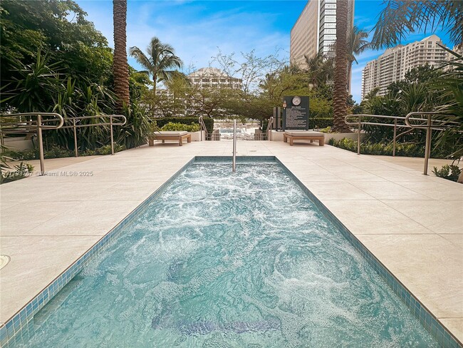 Building Photo - 951 Brickell Ave