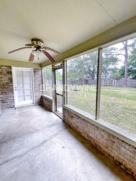 Building Photo - 8077 Springtree Road