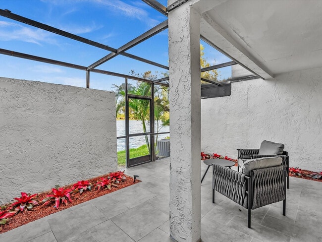 Building Photo - 1381 NW 99th Ave