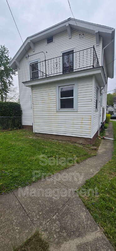 Building Photo - 702 Archer Ave