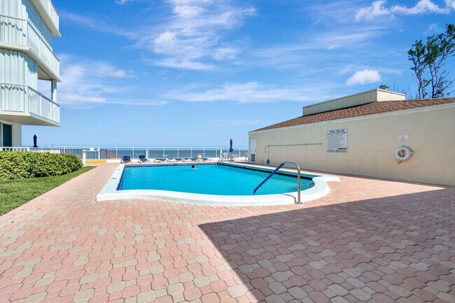 Building Photo - 3540 S Ocean Blvd