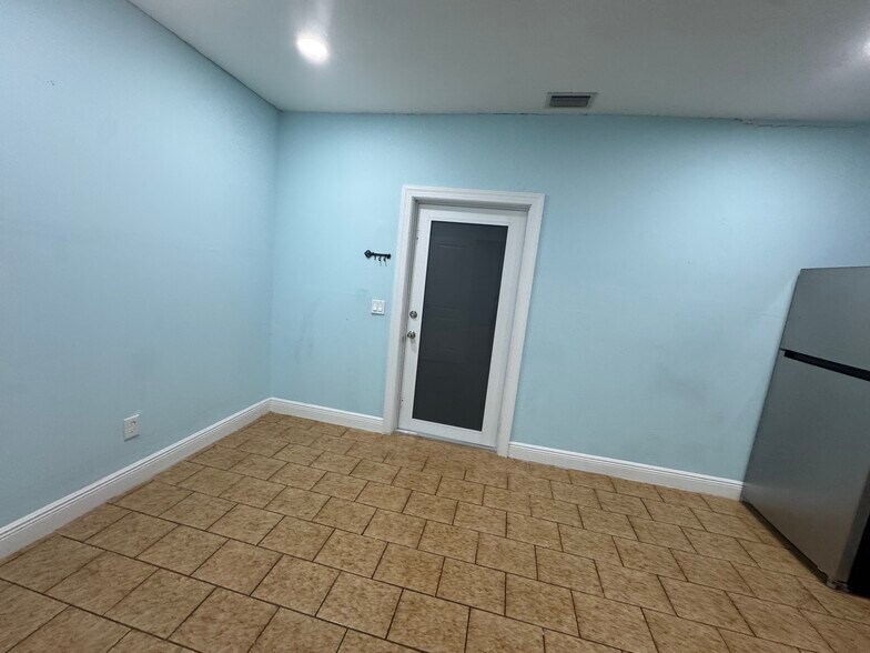 Building Photo - 12650 SW 195th Ter