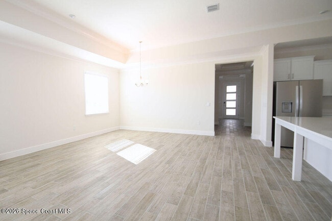 Building Photo - 657 Clearwater Ave