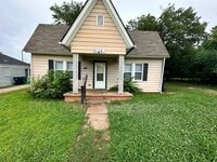 Building Photo - 2114 Glen Ellyn St