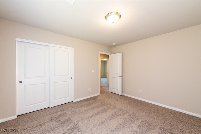 Building Photo - 480 Silverweed Ave