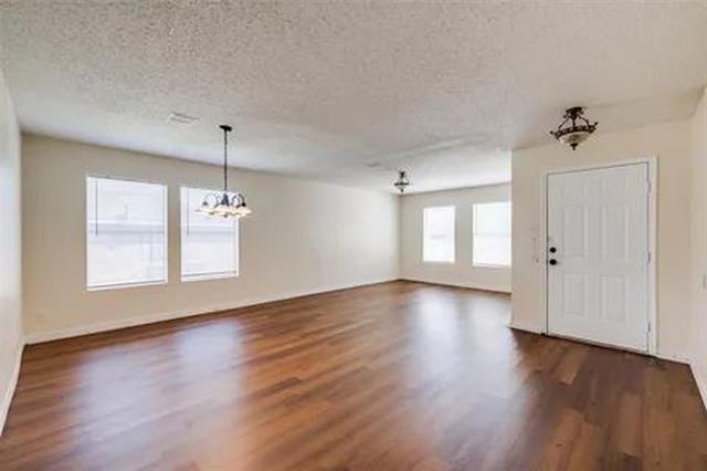Building Photo - 933 Medina Dr