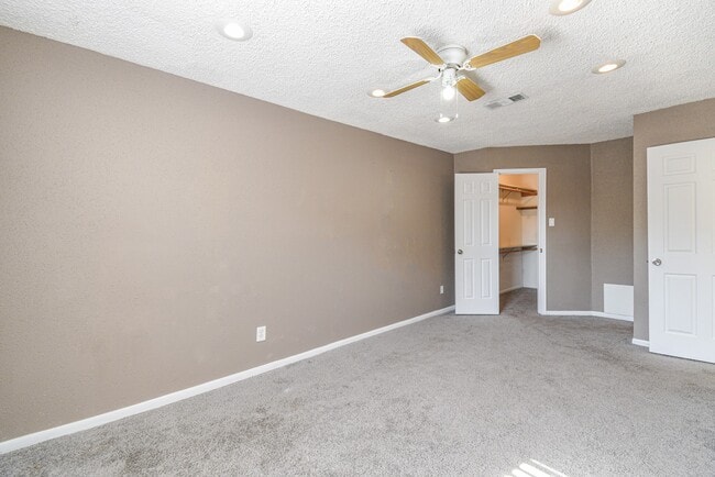 Building Photo - 2011 Spenwick Dr