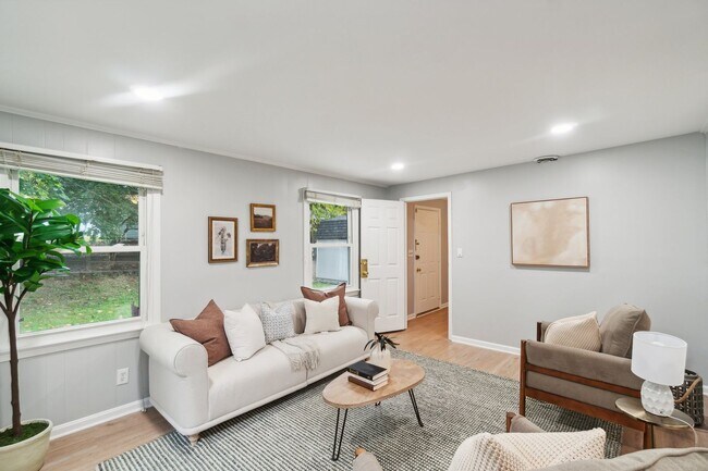Building Photo - Charming Updated 4BR/2BA Cape Cod in Twinbrook- Rockville