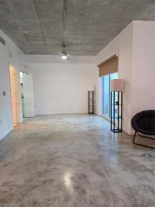 Building Photo - 234 NE 3rd St