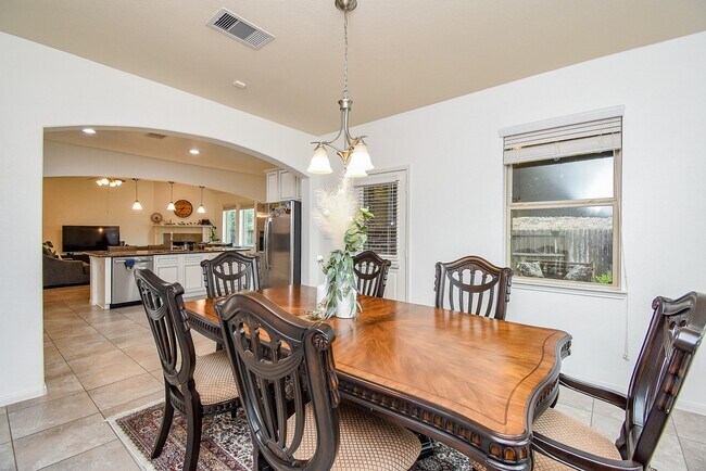 Building Photo - 12447 Girasole Ct