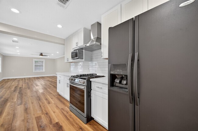 Building Photo - 4038 Cheena Dr