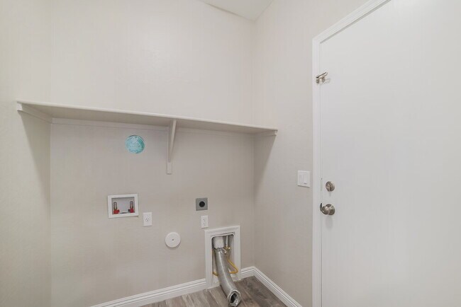 Building Photo - 10240 W Chipman Rd