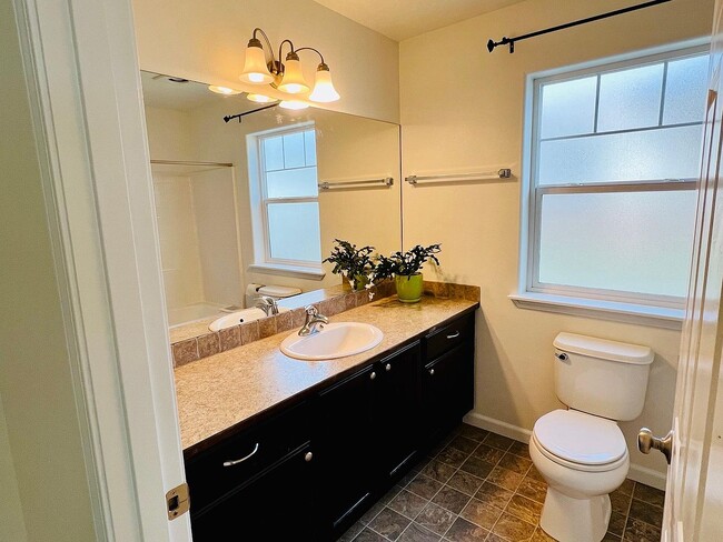 Building Photo - 902 Fawn Cir