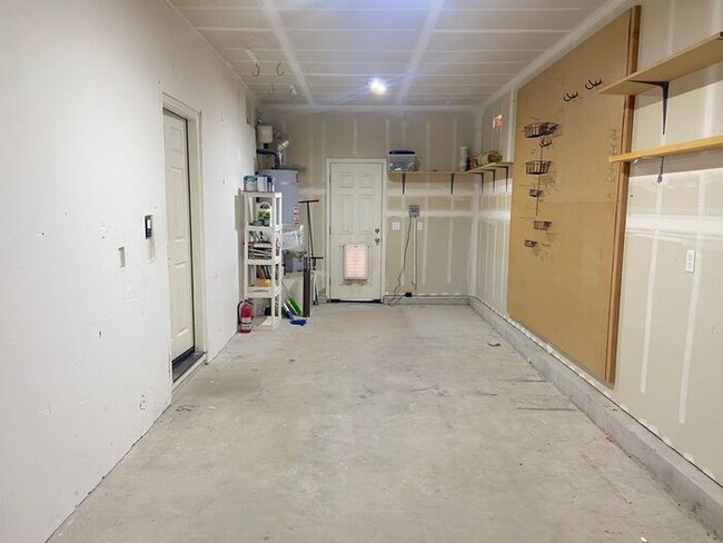 Building Photo - NW Reno House - Large Yard with Mountain &...
