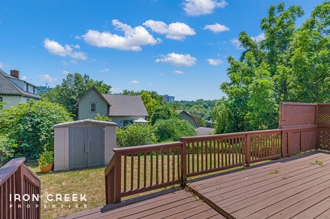 Building Photo - Charming Three-Bedroom Home with Solar Pow...