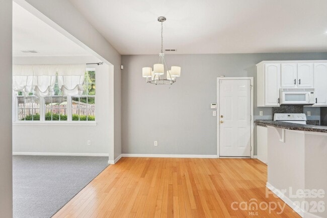 Building Photo - 14417 Laurel Tree Ln