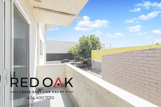 Building Photo - 1841 S Manhattan Pl