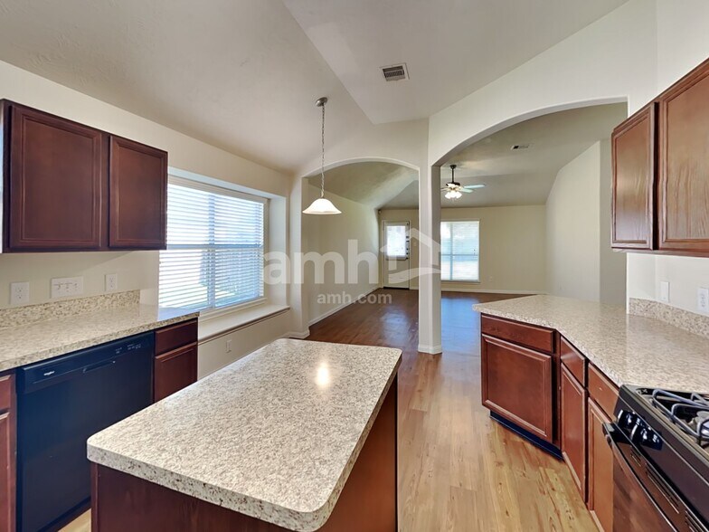 Building Photo - 2210 Steep Pine Trl