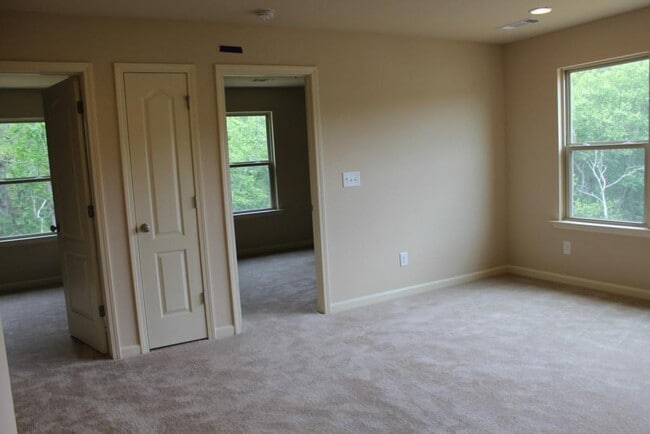 Building Photo - 3572 Brockenhurst Dr