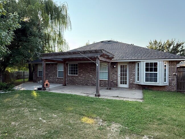 Building Photo - 15920 Korie Dr