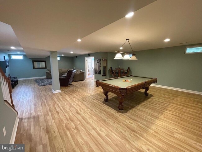 Building Photo - 513 Glenbrook Dr