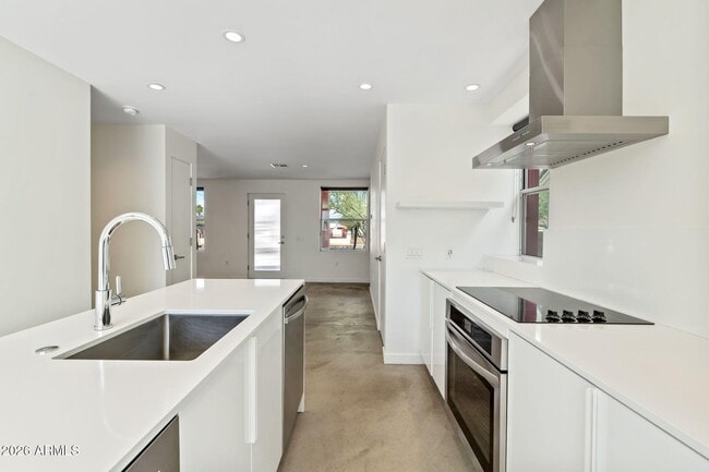 Building Photo - 1337 E Polk St