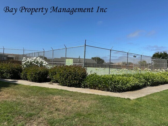 Building Photo - Charming 3-Bedroom Townhouse in Los Olivos...