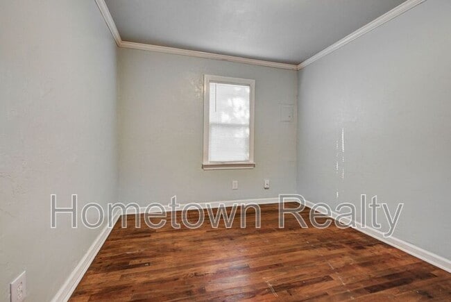 Building Photo - 3200 SW 38th St