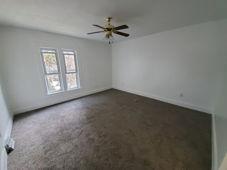 Building Photo - 116 1st Ave