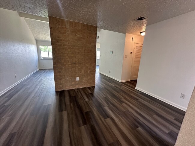 Building Photo - 5434 Parkridge Dr