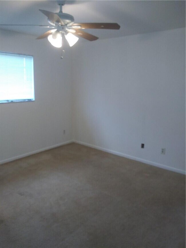 Building Photo - 3477 NW 44th St