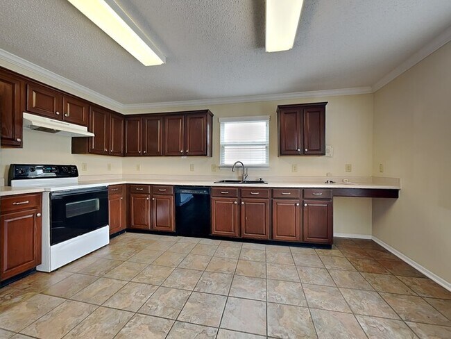 Building Photo - 3 bed 2.5 bath in Fishers!